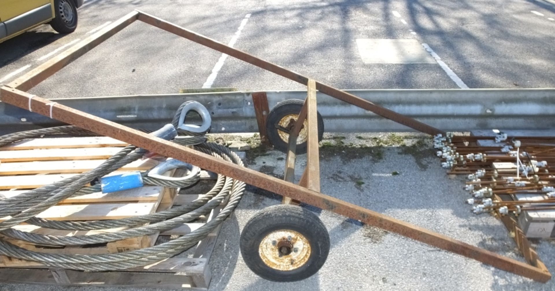 2 wheel axle & trailer frame