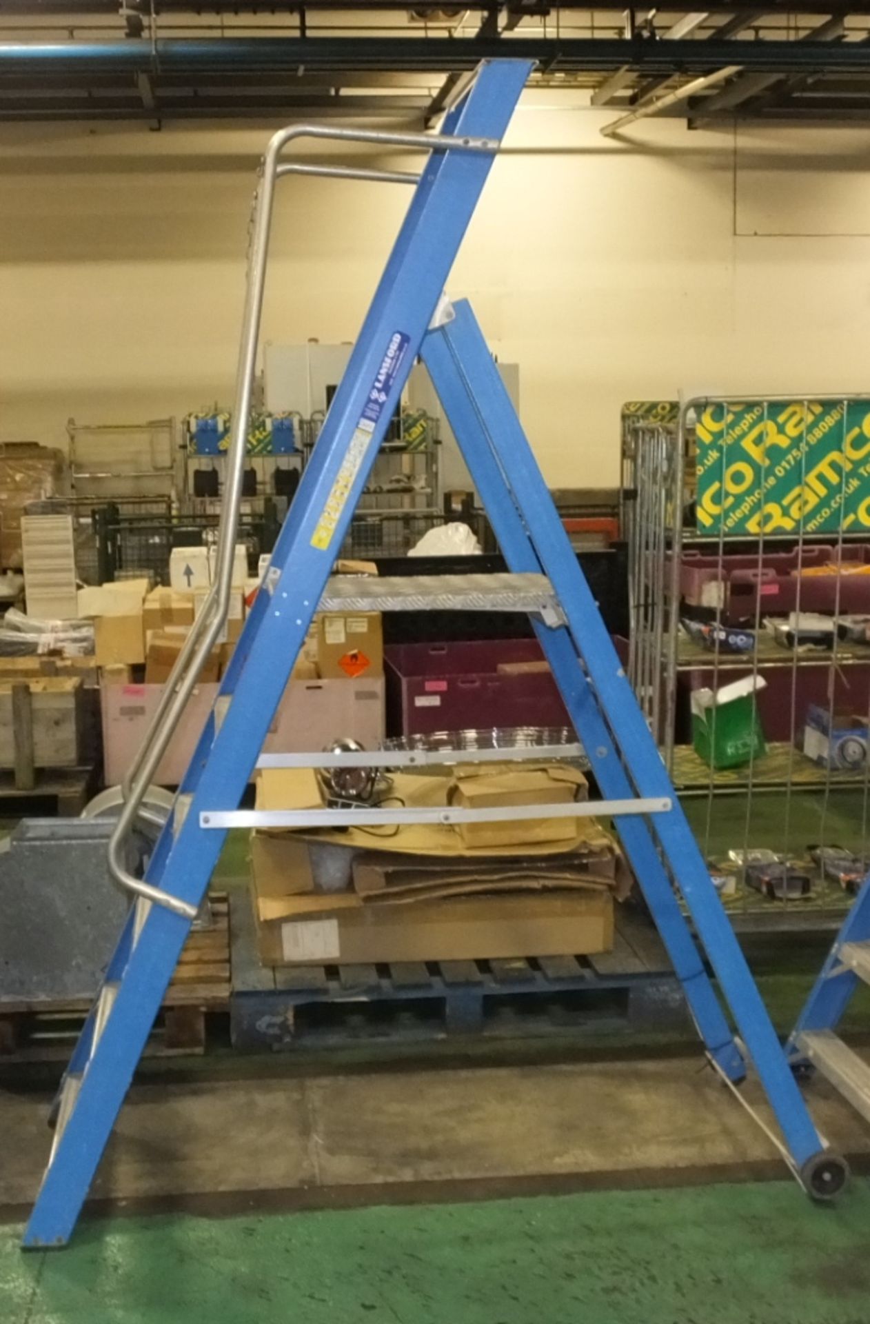 Lansford Platform Stepladder 6 Tread