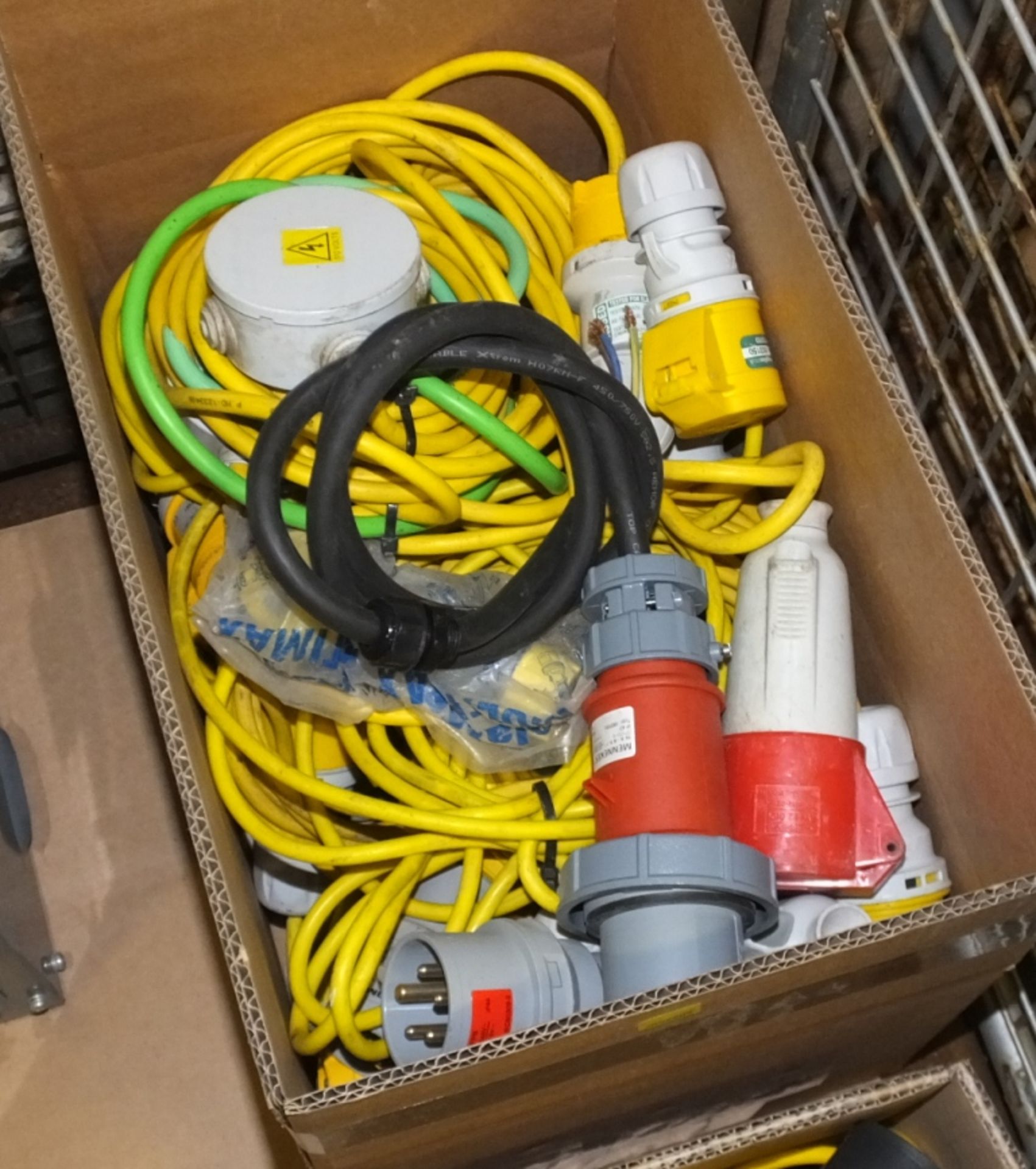 Electrical Junction Boxes, Electrical extension cables & Connectors - Image 3 of 7