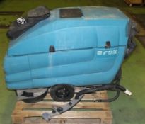 Tennant 5700 floor cleaner (as spares)