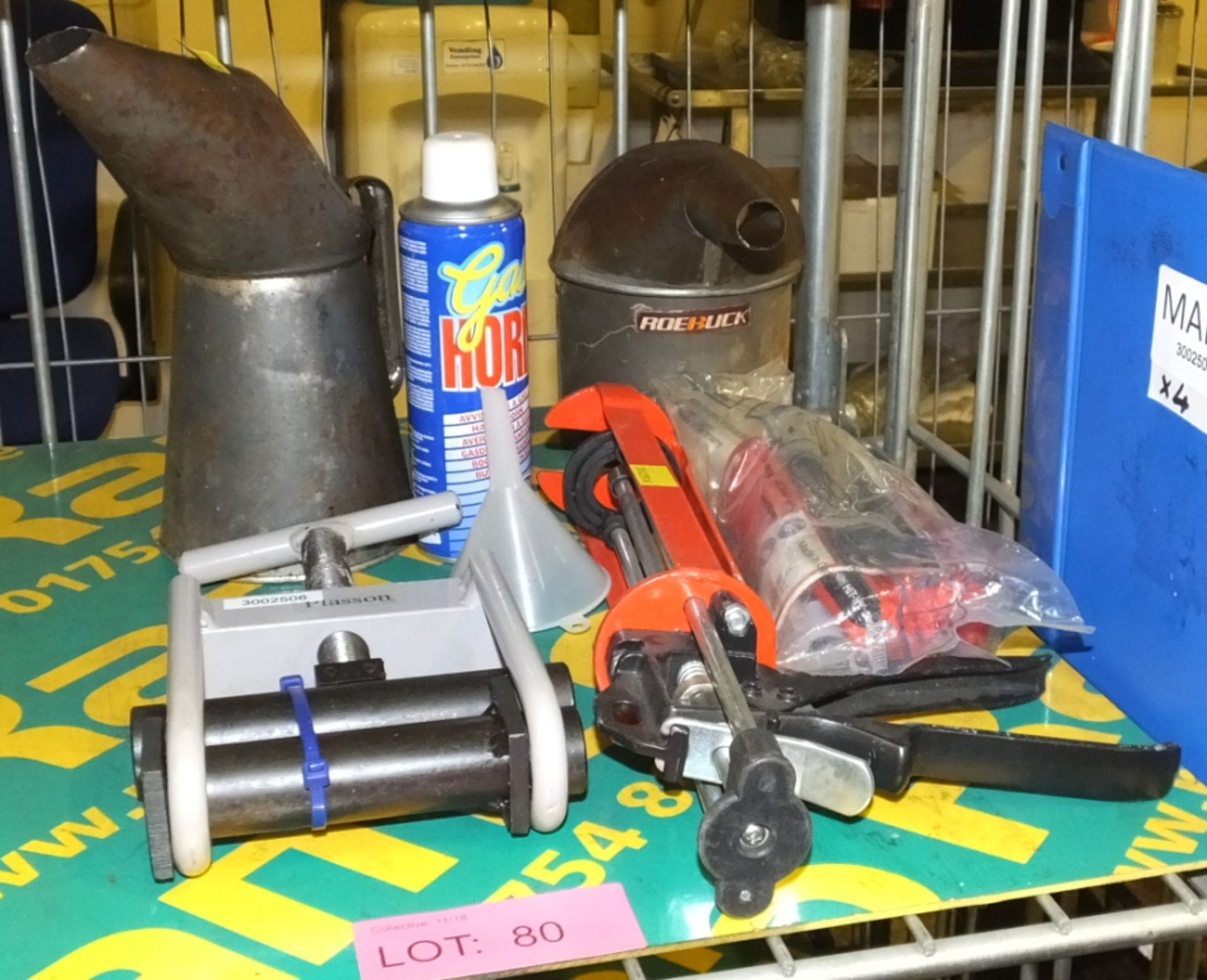 Hand Tools - Sealant Gun, Plasson clamp, Oil tin