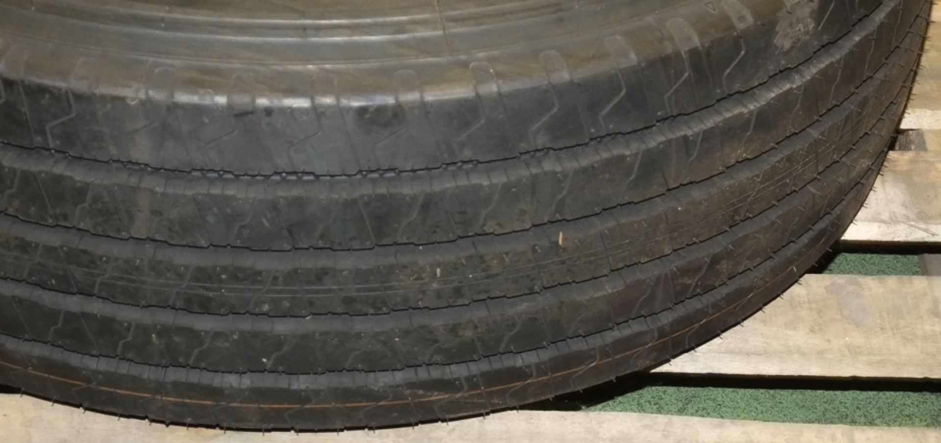 Hankook AH11 305/70R19.5 tyre (new & unused) - Image 5 of 5