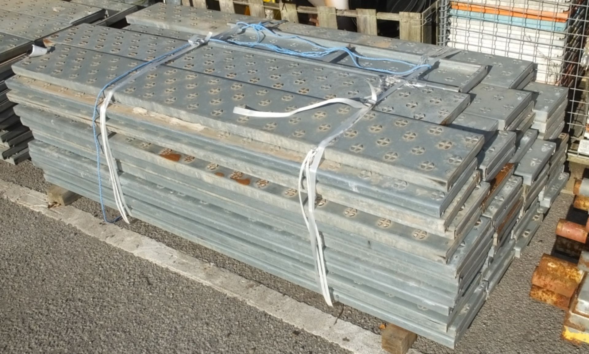49x Metal Deck Sections W22.5 x H4 x L183 / 244cm