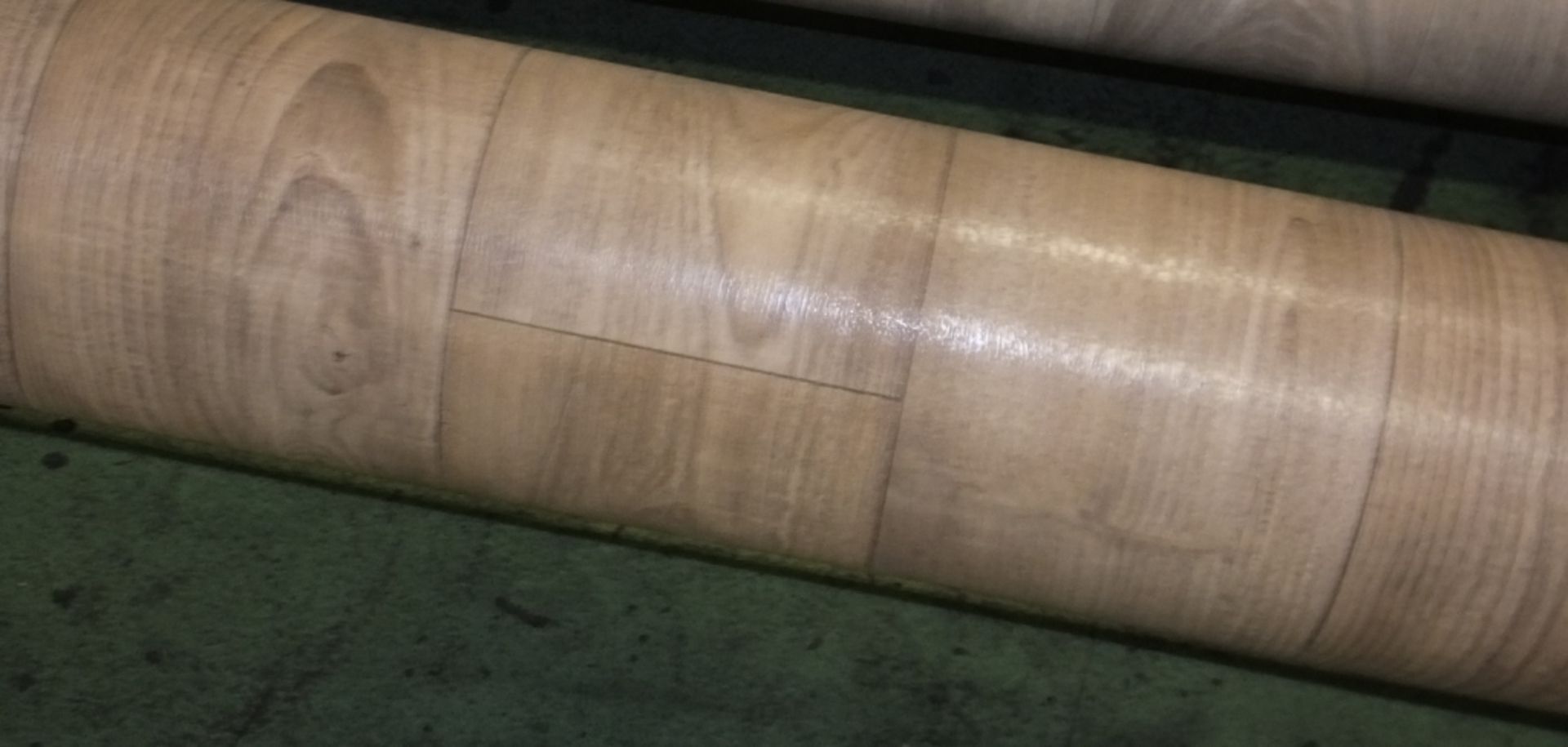 Wood Effect Vinyl Flooring - Approx 4M x 8.5M - Bild 2 aus 2