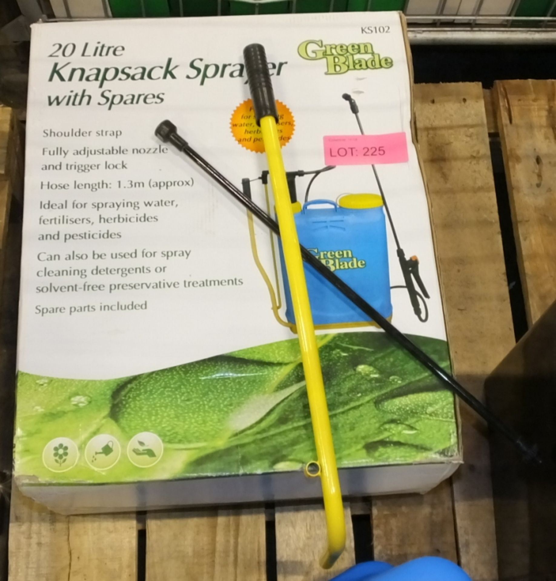 Green Blade 20 Litre Knapsack Sprayer with spares - Image 3 of 3