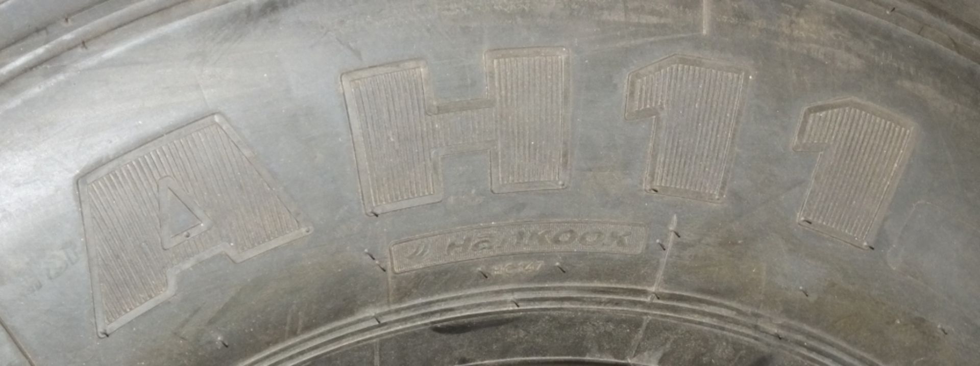 Hankook AH11 305/70R19.5 tyre (new & unused) - Image 4 of 5