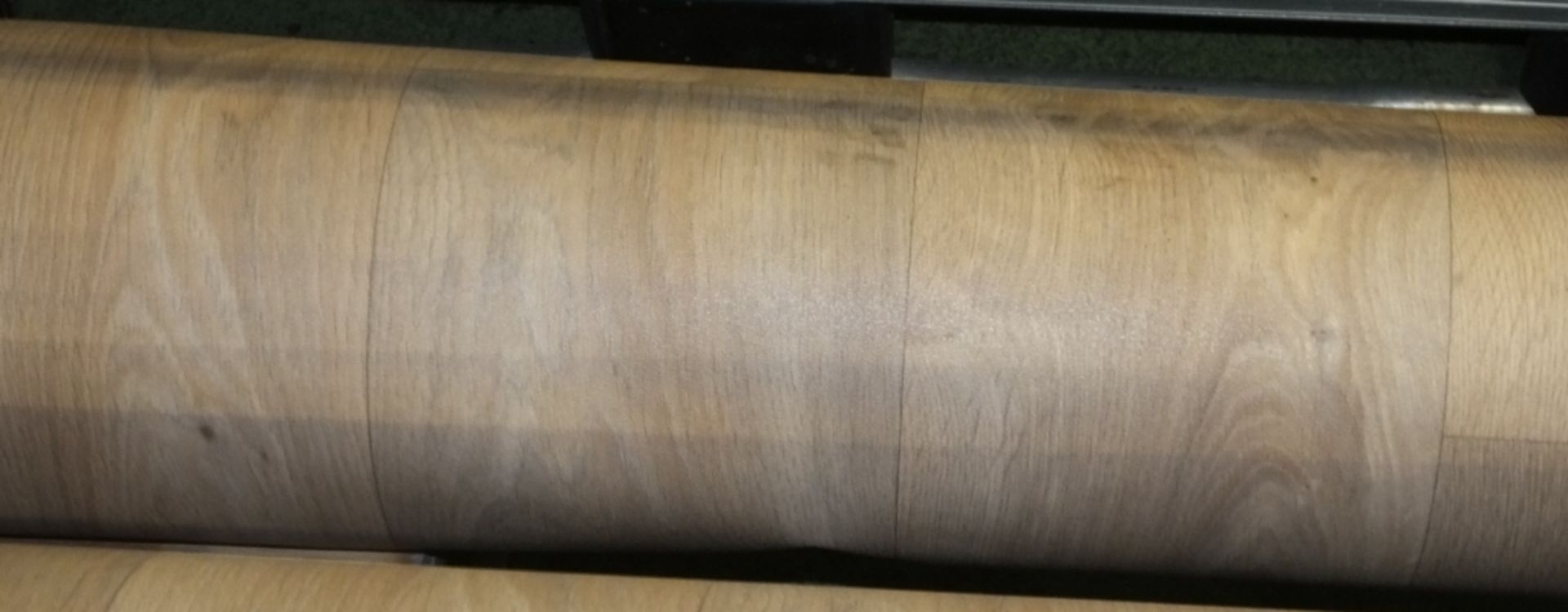 Wood Effect Vinyl Flooring - Approx 4M x 8M - Bild 2 aus 2