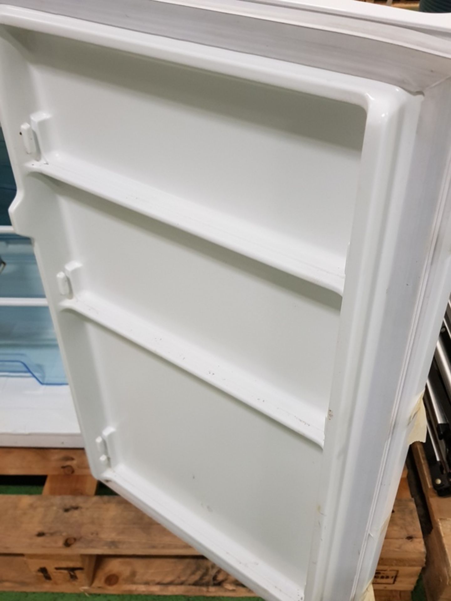 White Goods Domestic fridge - Image 2 of 5