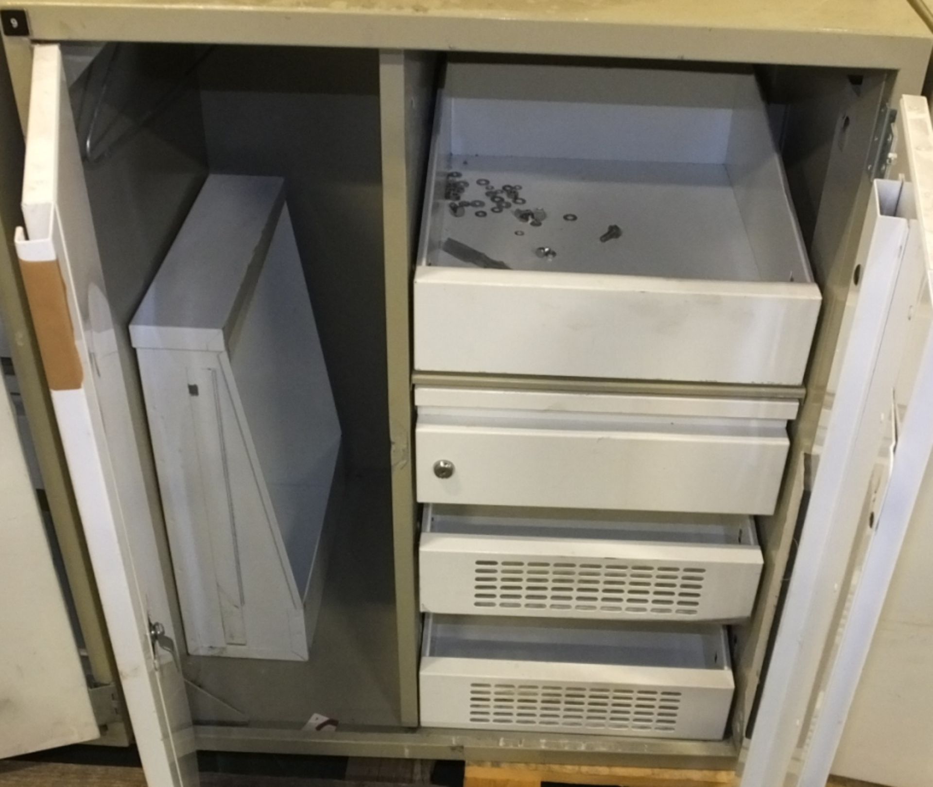 2 door Locker / Cabinet - Image 2 of 2