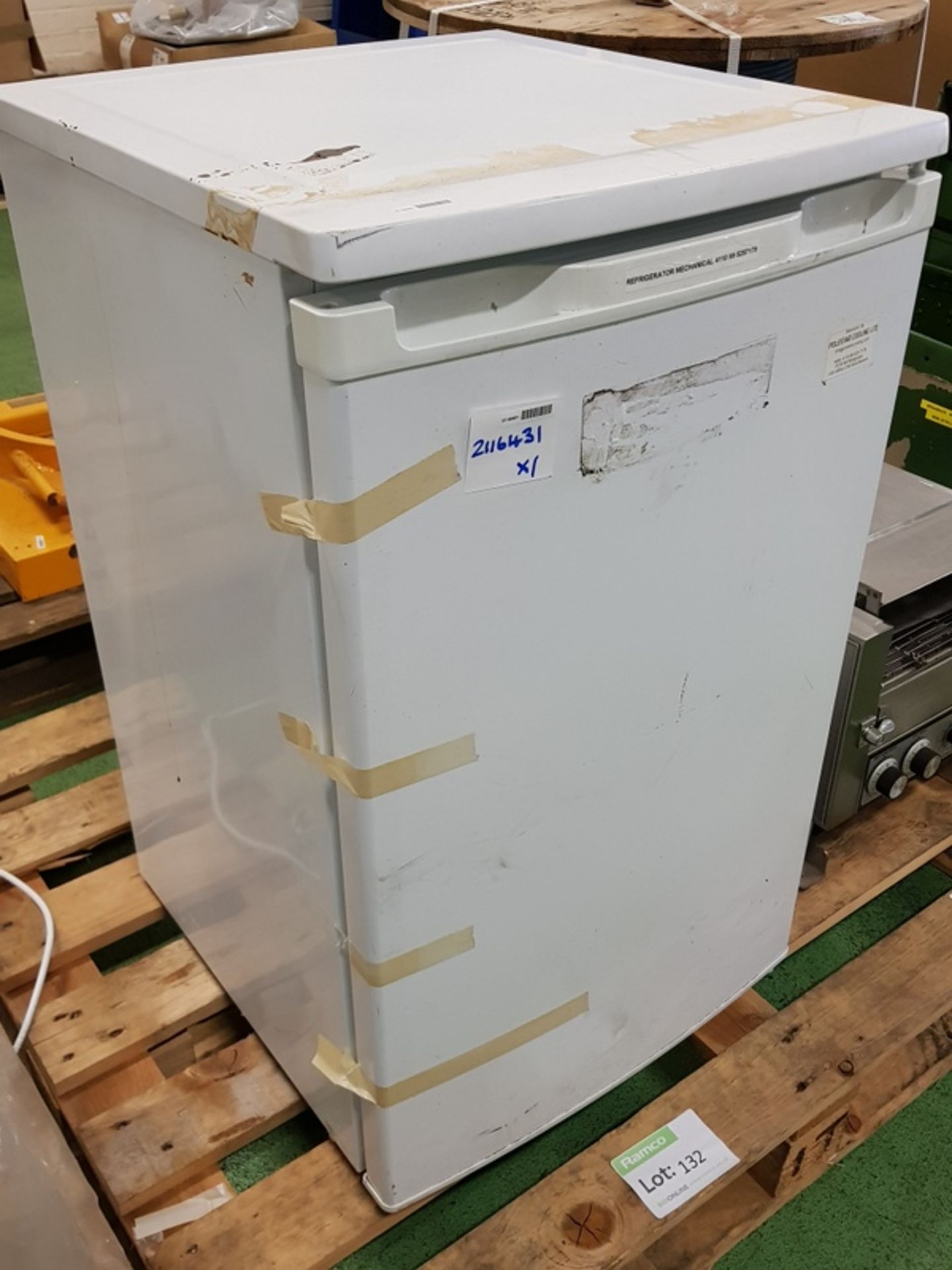 White Goods Domestic fridge - Image 3 of 5