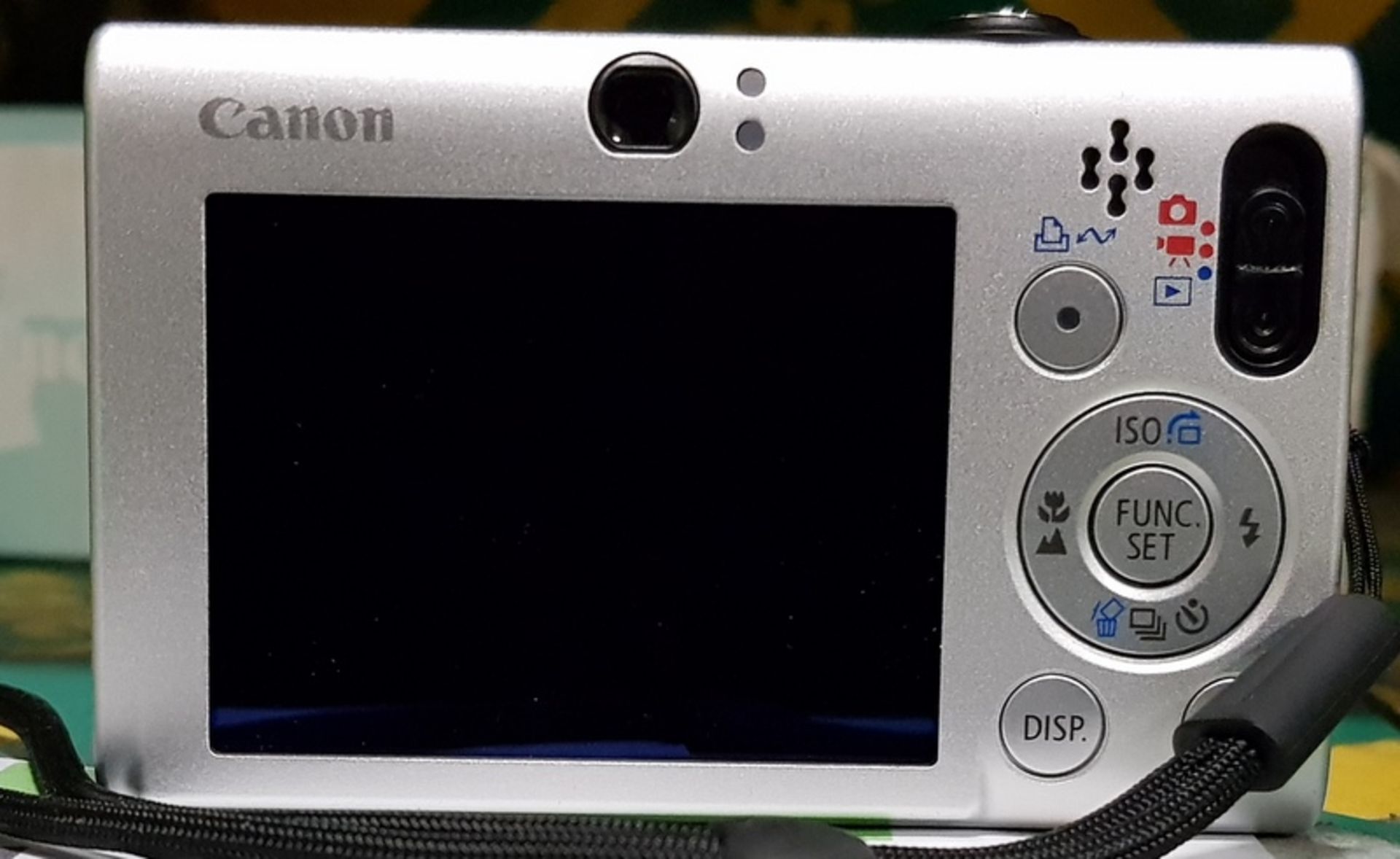 Canon IXUS 801S - Digital Camera - Image 3 of 3