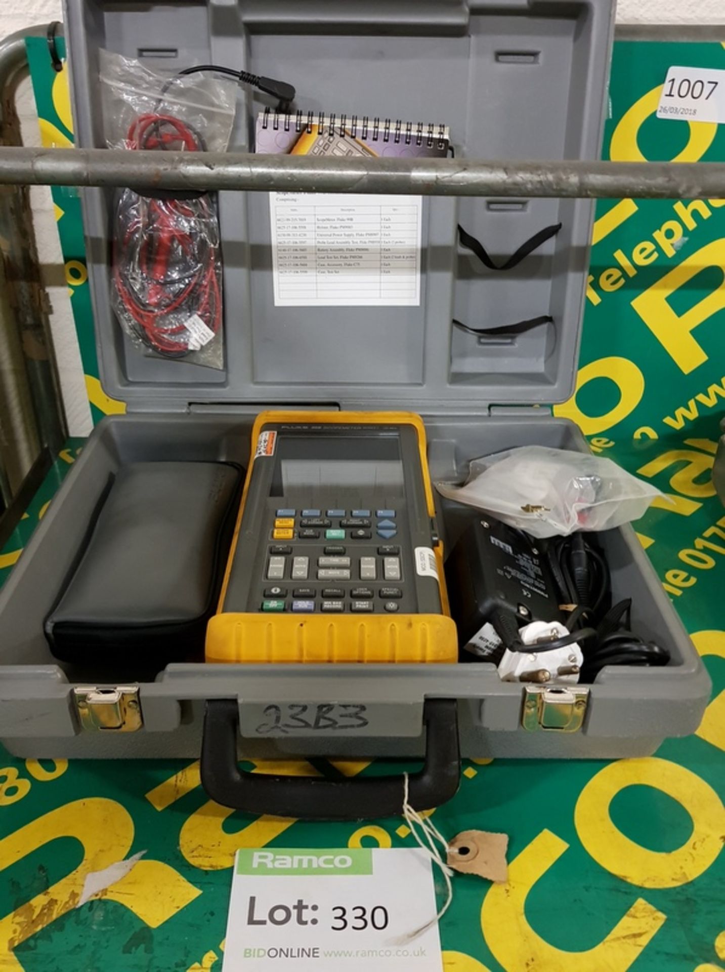 Fluke Scopemeter 99B in case