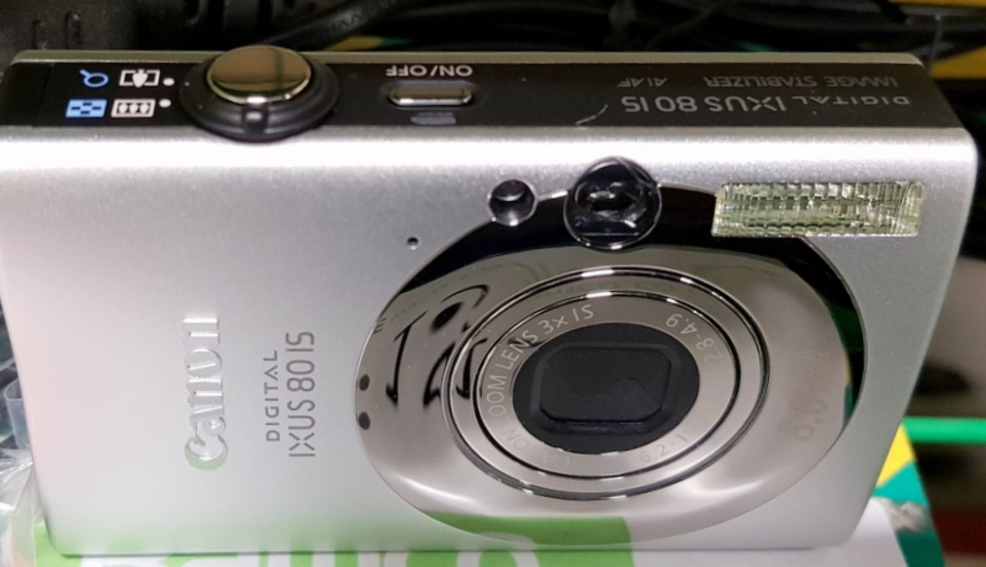 Canon IXUS 801S - Digital Camera - Image 2 of 4