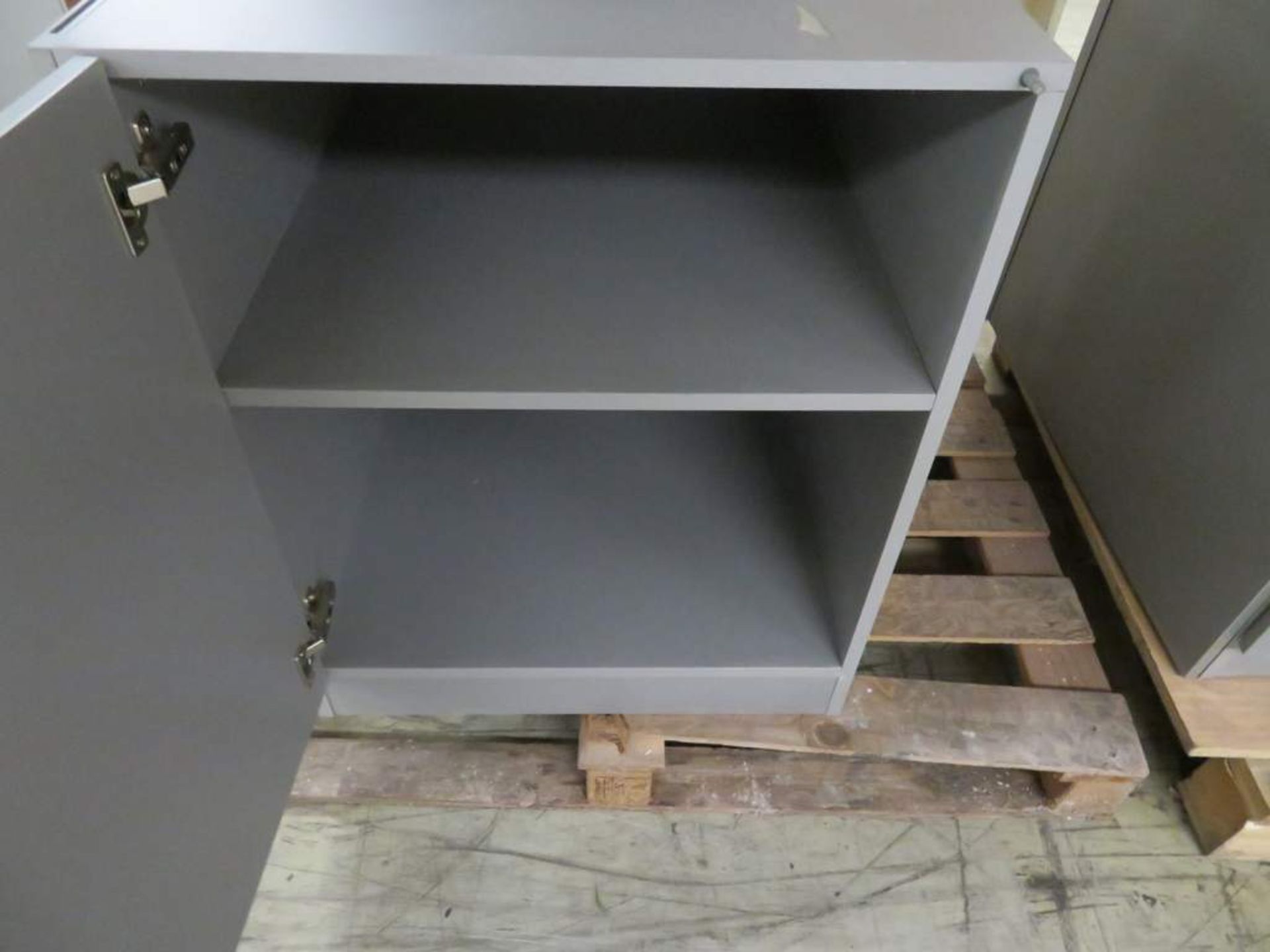 Product display cabinet with under counter cupboard - Image 4 of 4