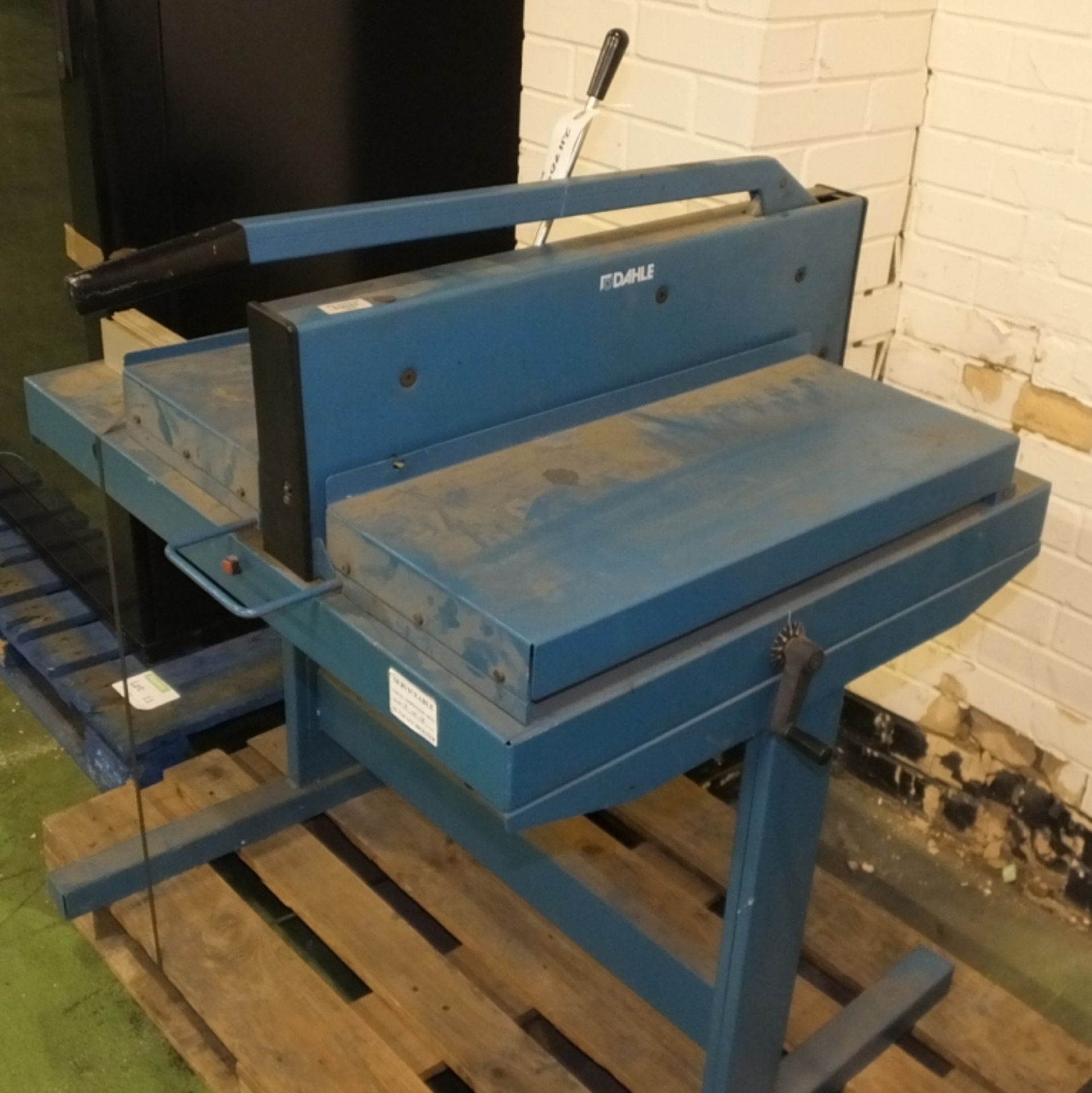 Dahle Industrial Paper Guillotine - Image 2 of 2