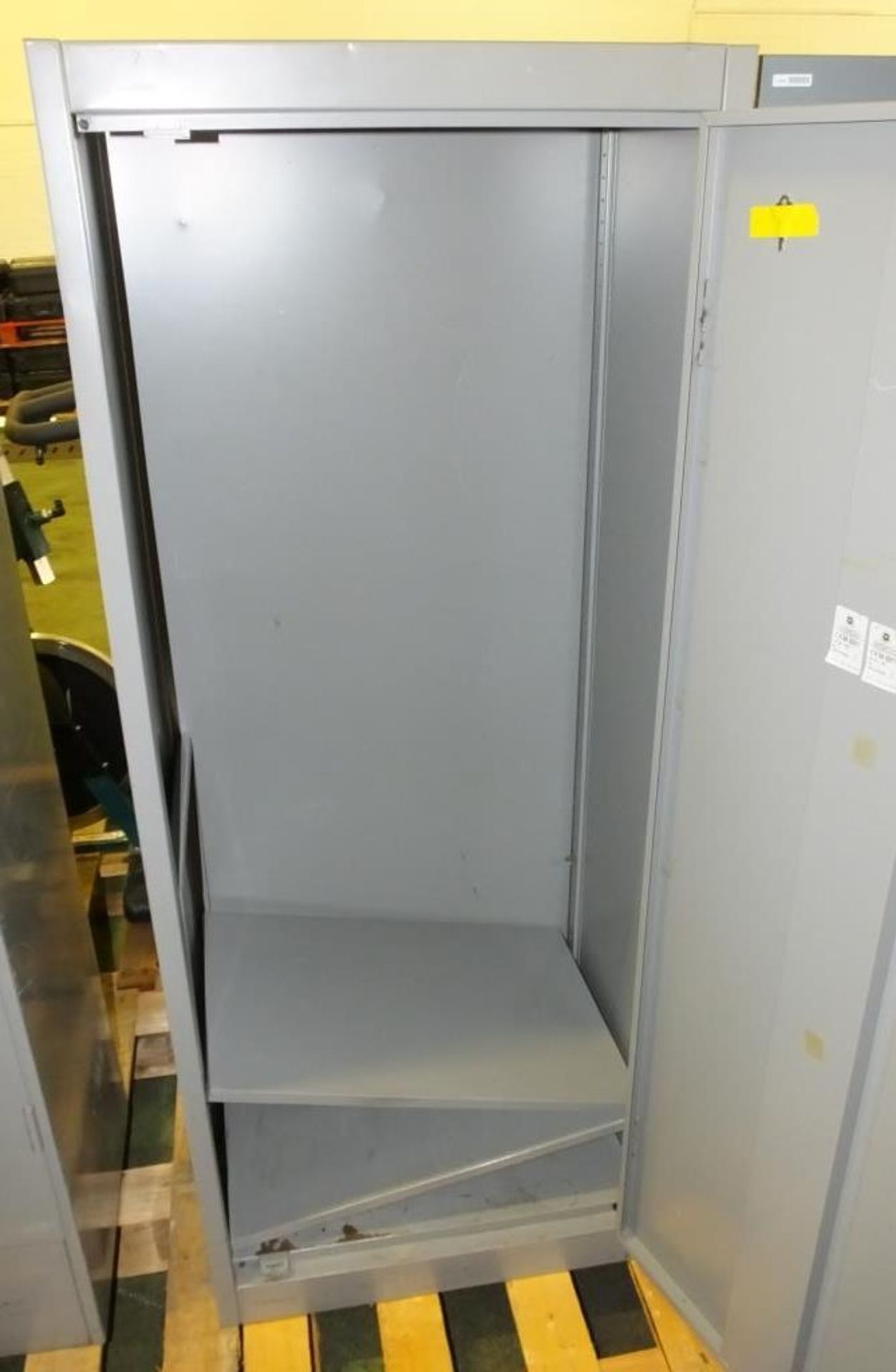 Steel Single Door Locker L61 x W46 x H153cm - with key