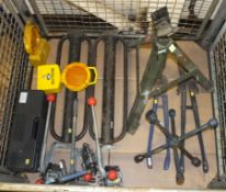 Beacon Lights, Breakdown triangles, Bolt Croppers, Pallet stapping tools, Driver Picket, W
