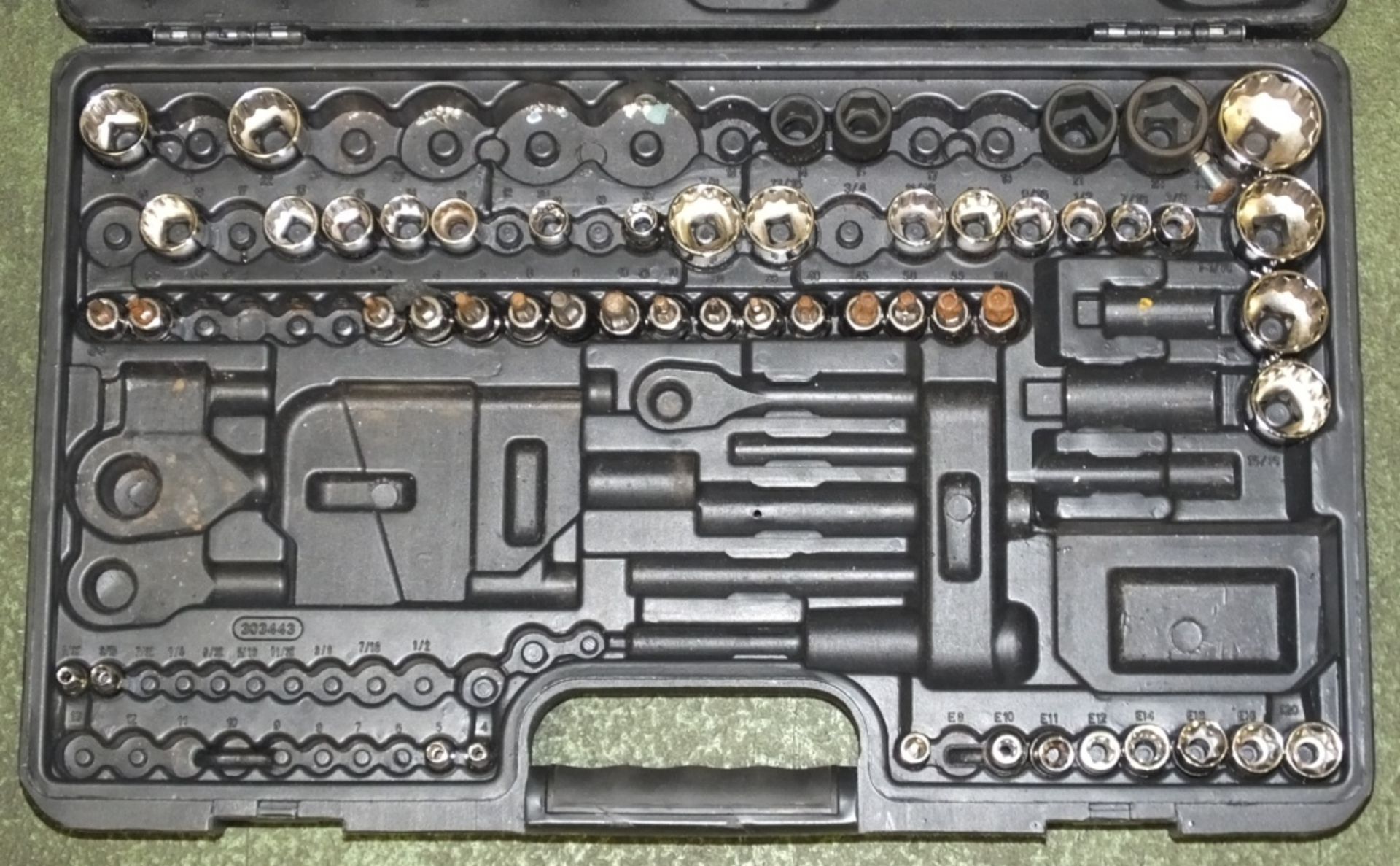 Halfords - Ratchet & Socket set in carry case - incomplete - Image 3 of 3