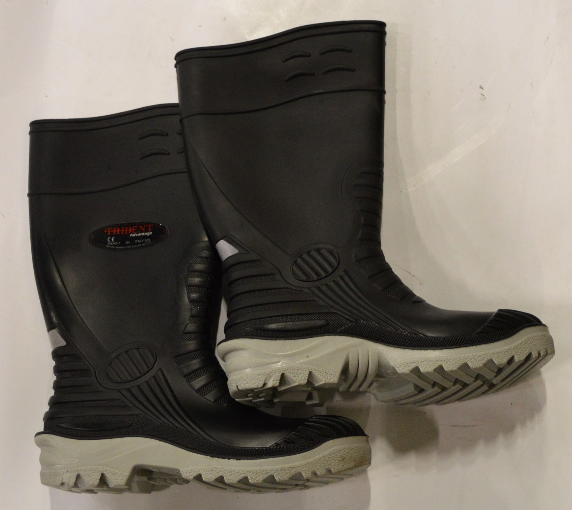 Trident Advantage Wellingtons Size 11.