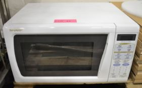 Sharp R-352DC(W) Microwave Oven.