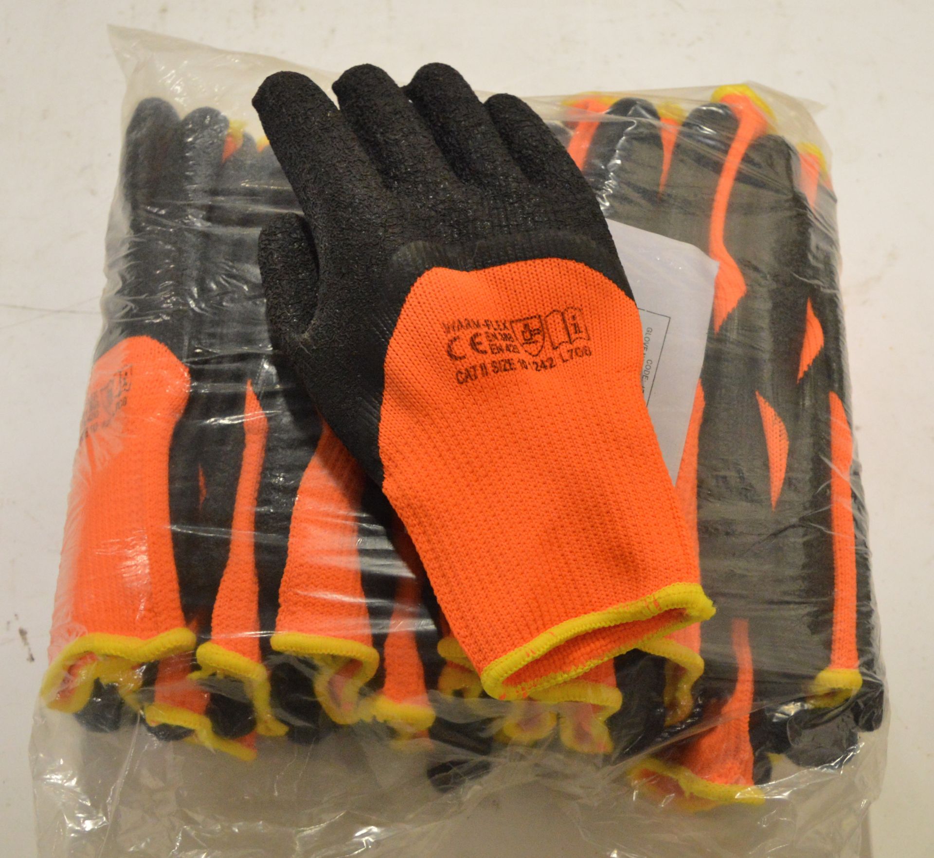 12x Pair Gloves - Size 10.