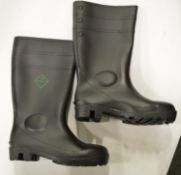 Dunlop Wellingtons Size 7