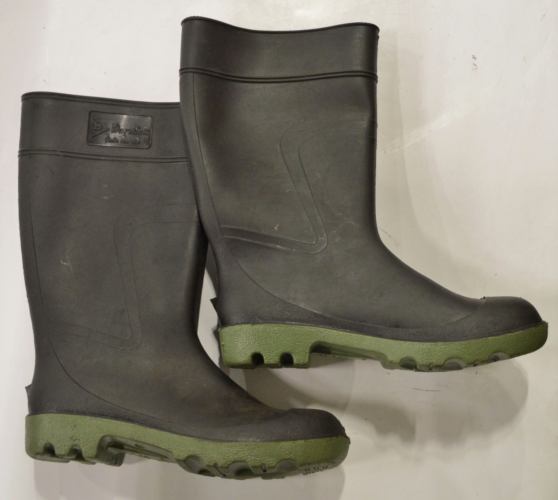 Dunlop Wellingtons Size 11 - Green Soles.