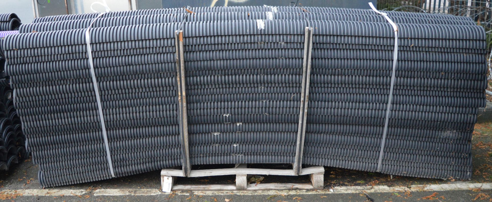 Approx 120x 3m Lengths Cable Duct RB125.