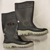 Trident Advantage Wellingtons Size 11.