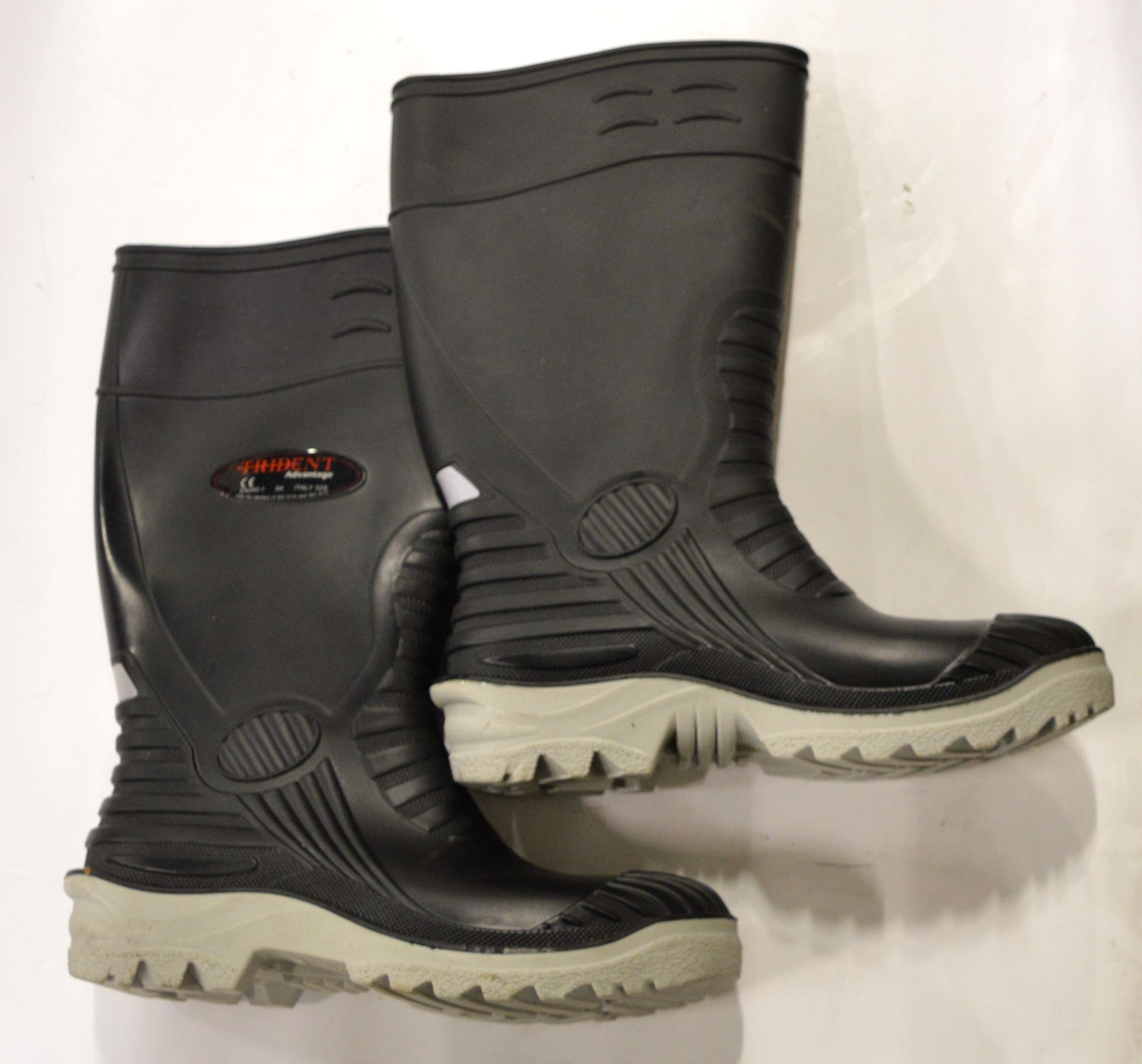 Trident Advantage Wellingtons Size 11.