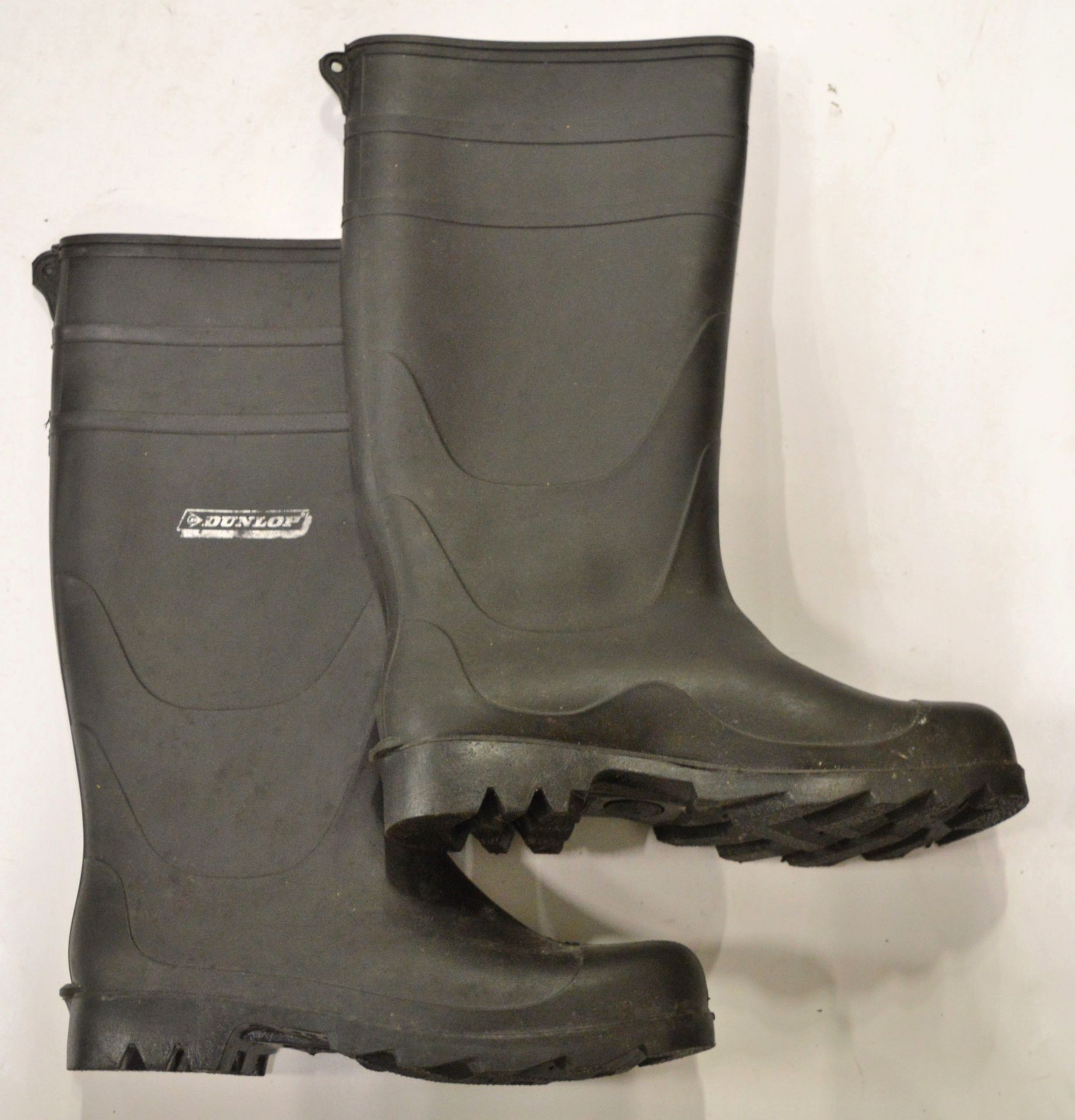 Dunlop Wellingtons Size 9.