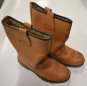 Steel Toe Cap Fur Lined Work Boots Size 6.