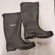 Dunlop Wellingtons Size 8.