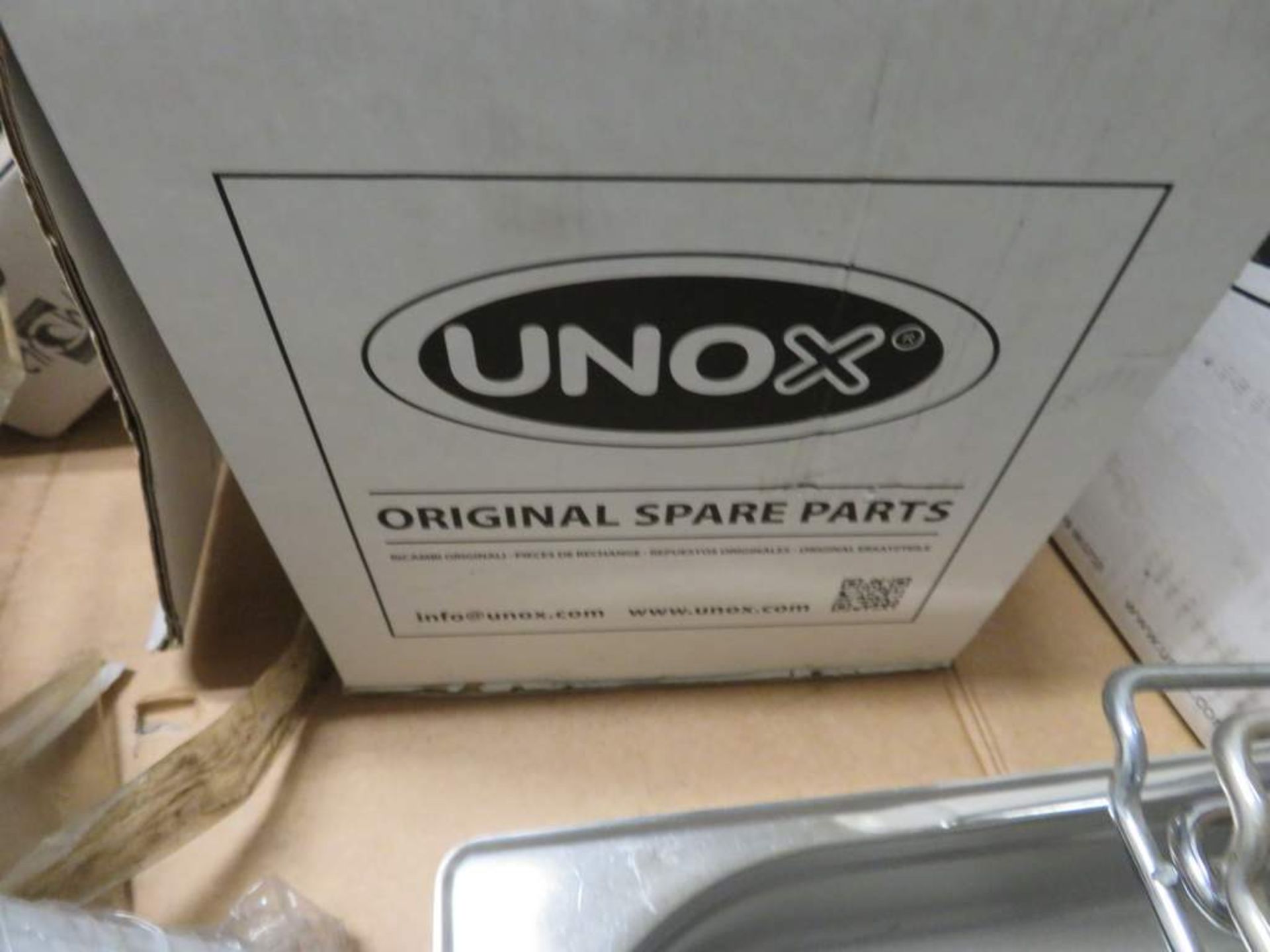 Various UNOX parts & elements and 3x Assorted compressor units - Image 5 of 9