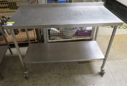 Stainless steel preparation table - 150 x 70 x 101cm (LxDxH)