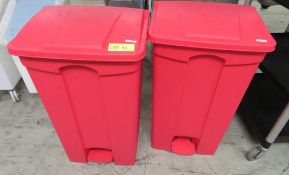 2x Plastic foot pedal waste bins