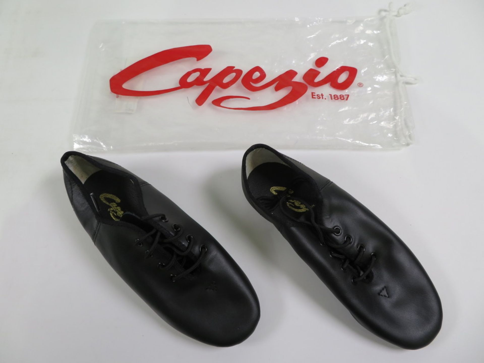 12 X PAIRS OF CAPEZIO LACE UP OXFORD JAZZ SHOES; EJ1; BLACK; SIZE 4M