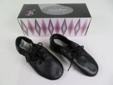 46 X PAIRS OF REVOLUTION DANCEWEAR STRETCH JAZZ SHOES; TAN AND BLACK; VARIOUS SIZES;
