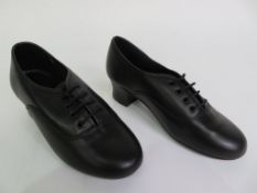 18 X PAIRS OF OXFORD LACE UP DANCE SHOES; BLACK; SIZE 7