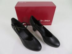 24 X PAIRS OF SO DANCA WOMENS TAP SHOES; TA57; BLACK; SIZE 3; BOXED