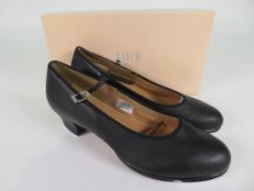 6 X PAIRS OF BLOCH SHOW-TAPPER WOMENS TAP SHOES; SO323L; BLACK; SIZE 11; BOXED