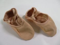 APPROX. 68 X PAIRS OF BLOCH ZENITH WOMENS STRETCH CANVAS BALLET SLIPPERS; SO282L; PINK