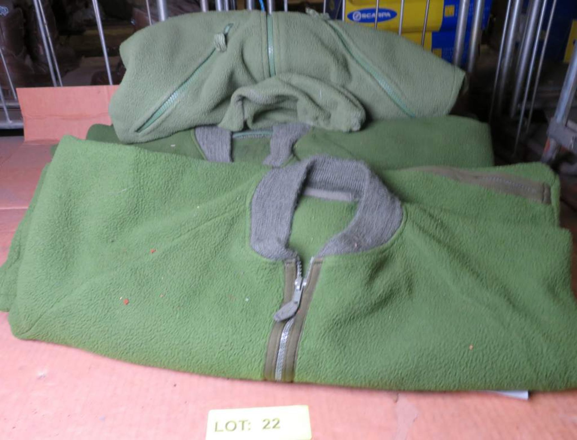 5x Green Fleece - Various sizes - Image 2 of 3