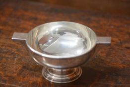 A George V silver quaich, Sheffield 1910, of characteristic form, with plain handles, unengraved.