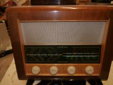 A Bush walnut cased radio, 39cm x 50cm x 18cm