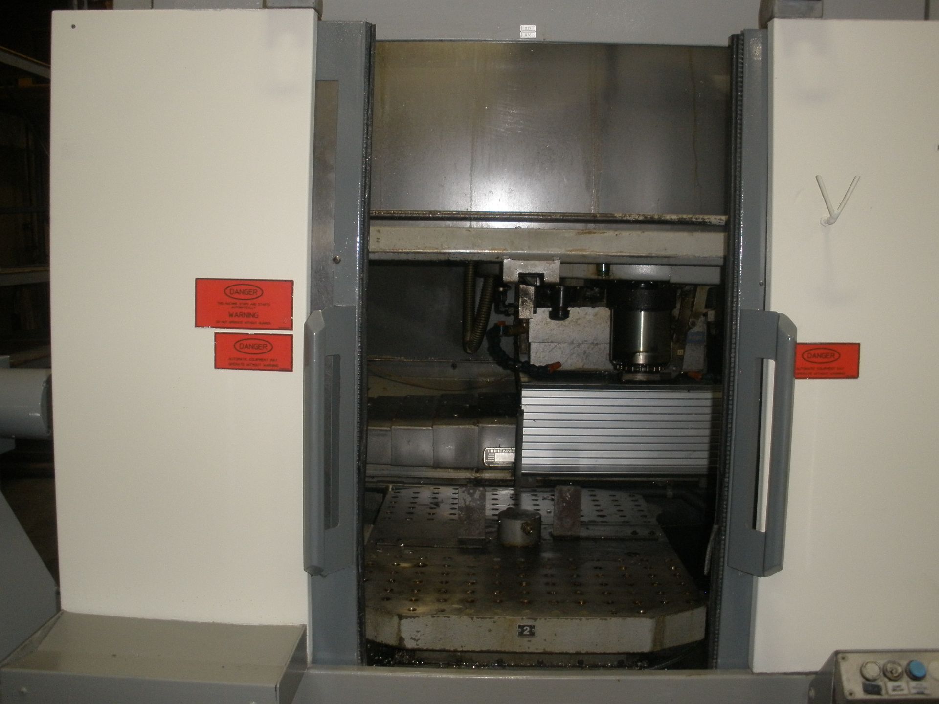Chiron FZ-12WV CNC Mill Funuc 21I Twin Pallet With Video - Image 3 of 11