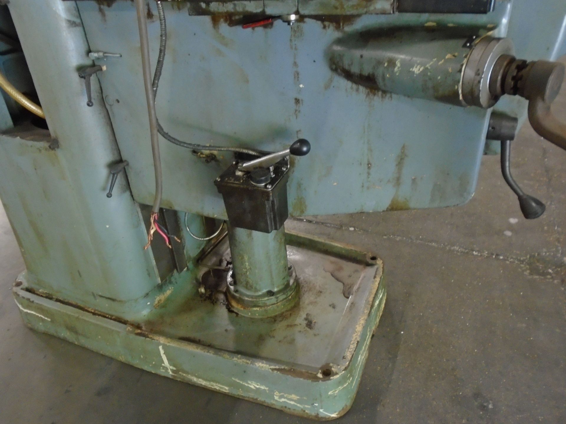 Clausing Kondia FV-300 Vertical Mill 58” Table V.S. & P.F. - Image 9 of 11