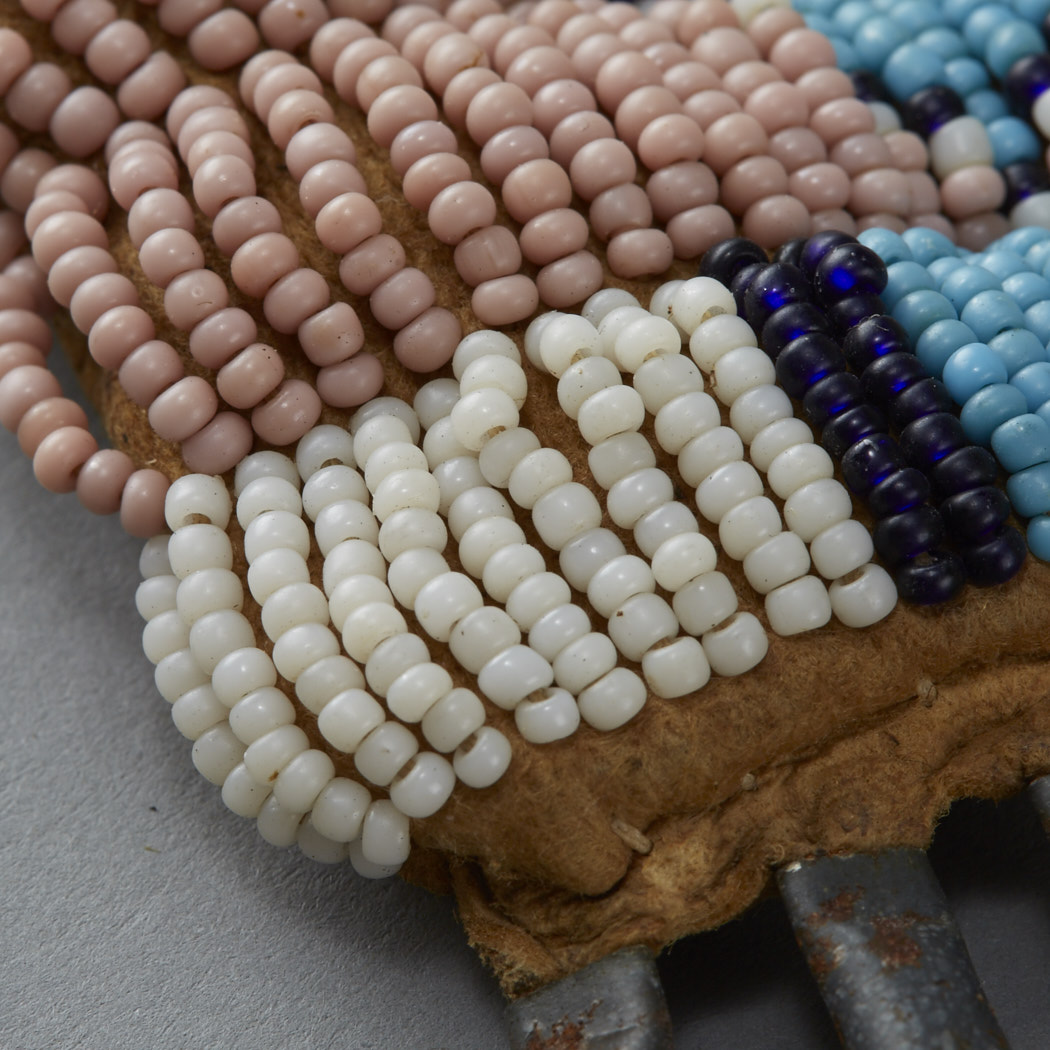 Sioux Beaded Pipe Bag - Image 4 of 11