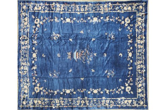 Large Chinese Blue Rug - Bild 1 aus 4