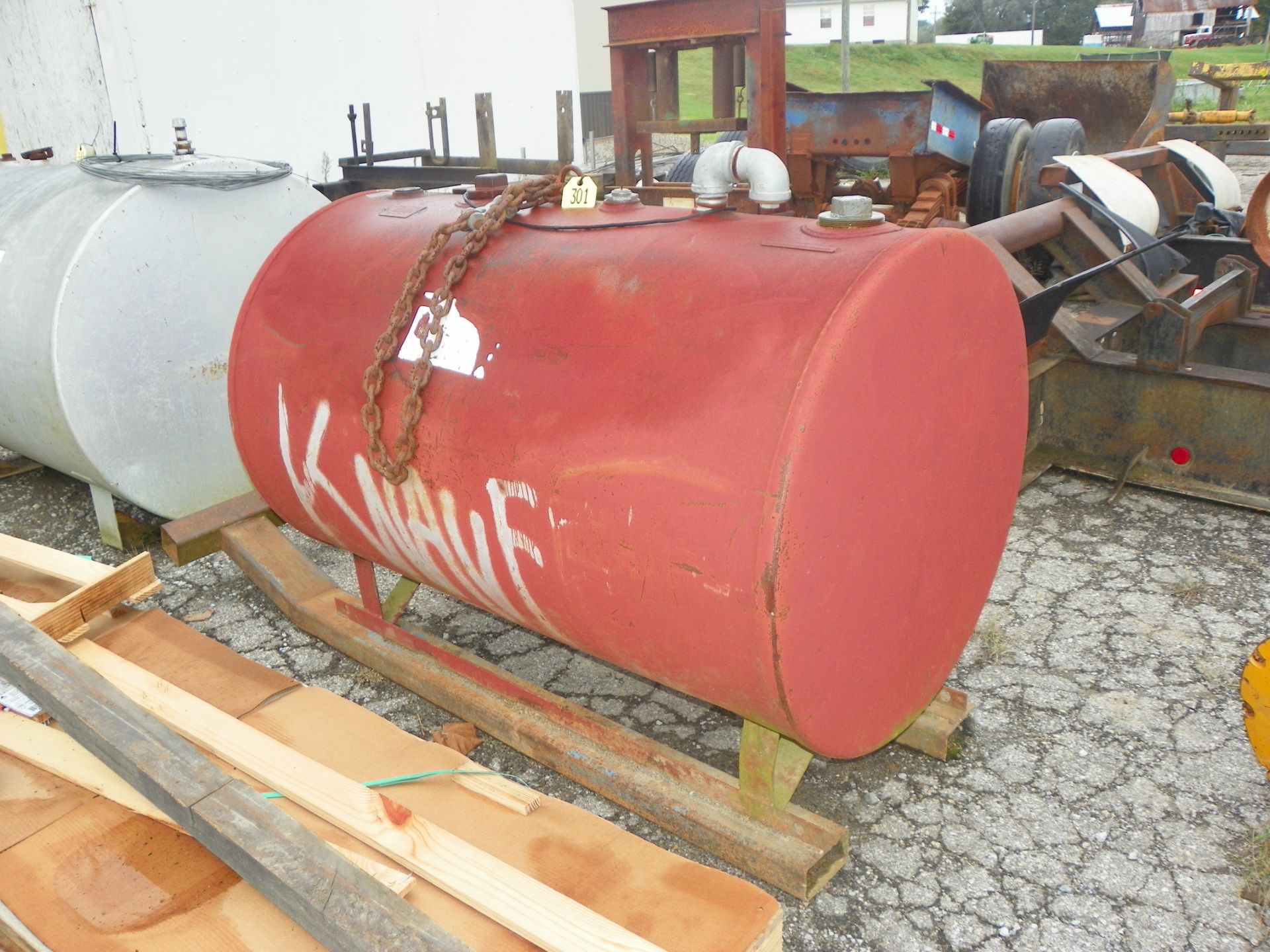 250 Gal Fuel tank, no pump, (red)